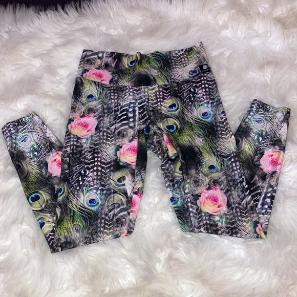 LINEAGE Peacock 🦚 Feather 🪶 Pink Rose 🩷🌹 Leggings - Picture 9 of 15